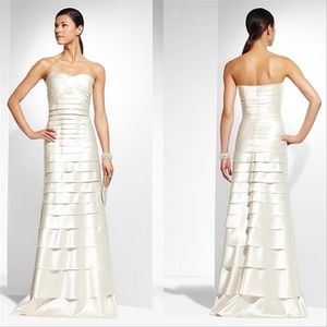 Bcbgmaxazria Laser Tiered Sweetheart Gown